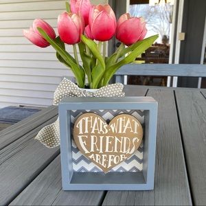 Designs by Kathy Friends Heart Box Sign🌷
